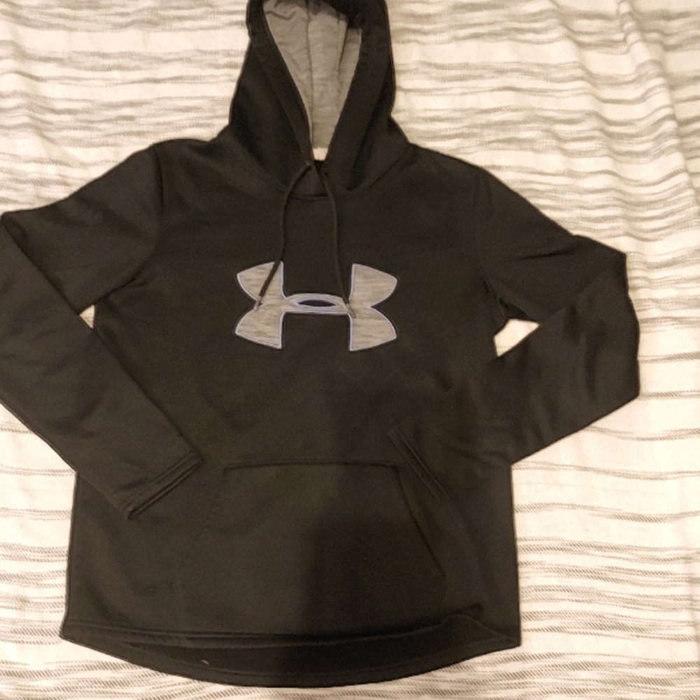 Womans MediumUnder Armour hoodie